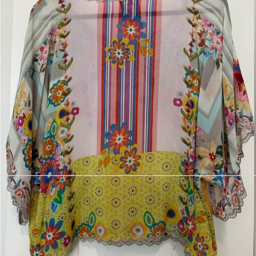 Colorful Floral Women's Top - Picture 2 of 4